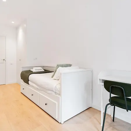Diagonal Mar Monthly 2br Pools Parking *