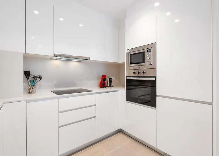 Diagonal Mar Monthly 2br Pools Parking *