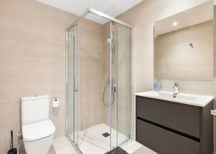 Diagonal Mar Monthly 2br Pools Parking شقة برشلونة