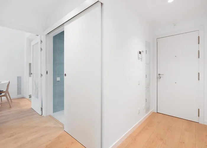Diagonal Mar Monthly 2br Pools Parking *