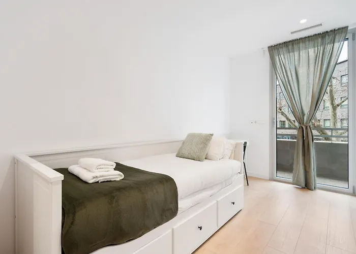 Diagonal Mar Monthly 2br Pools Parking شقة *